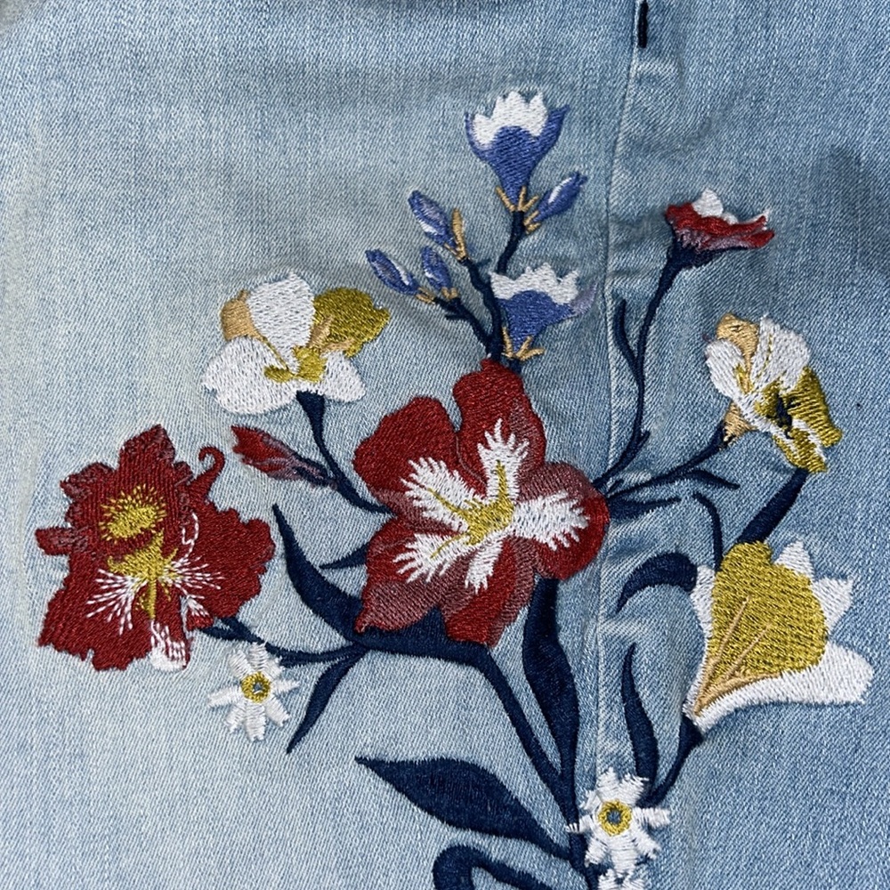 NWT Universal Thread embroidered jeans - Picture 12 of 13